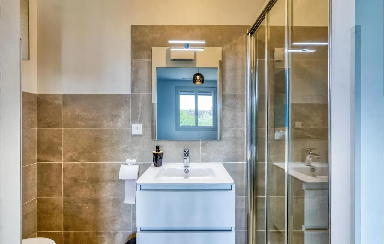 Holiday home 5 Bedroom Nice Home In Albi