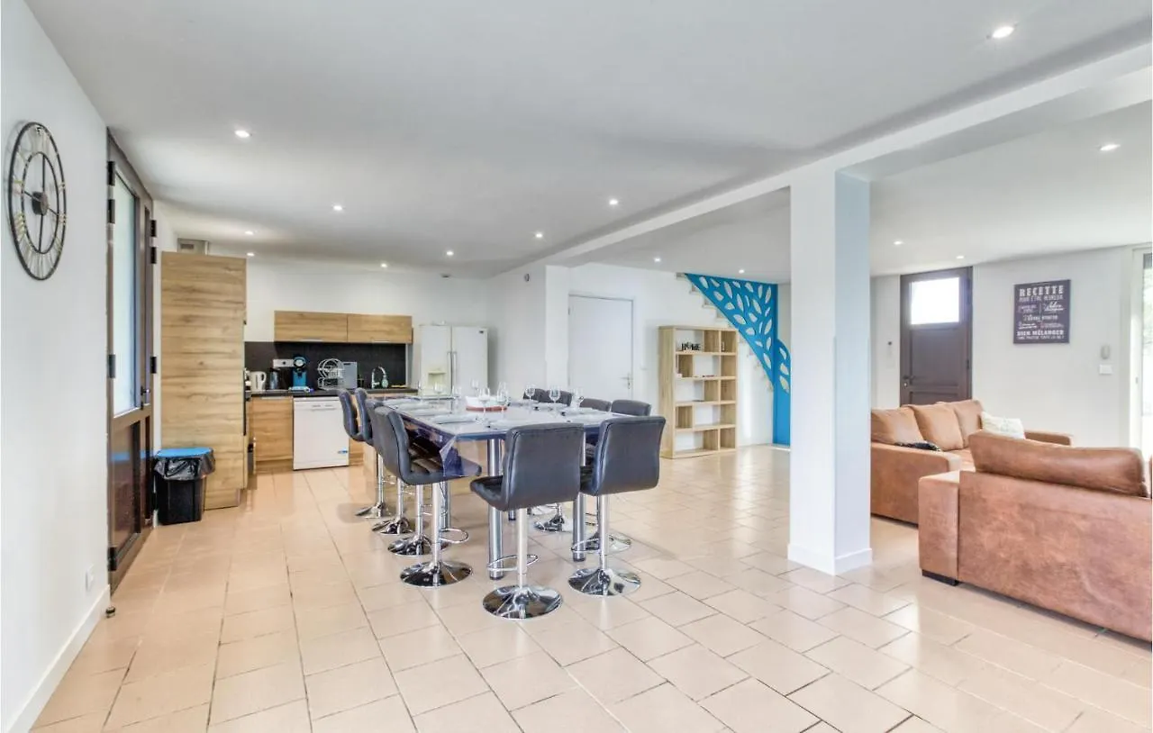 5 Bedroom Nice Home In Albi
