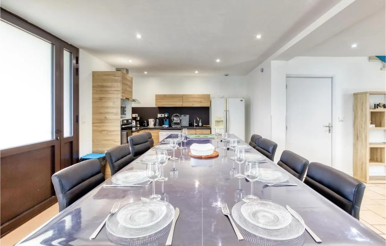 Holiday home 5 Bedroom Nice Home In Albi
