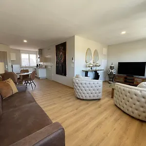  Apartamento Yves Saint Laurent/ Coco Chanel